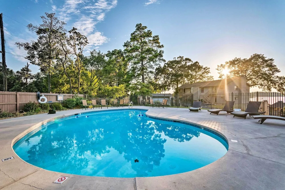 Boat & Explore! Easy-access Lake Hamilton Condo