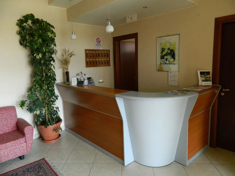 Hotel Caimo Bed-Breakfast