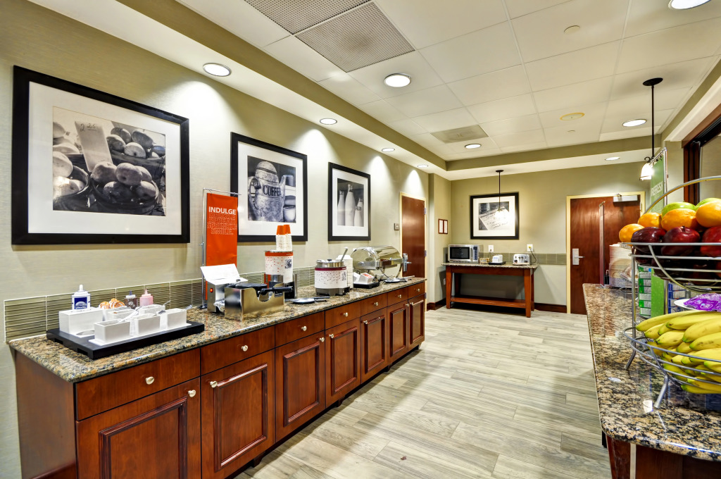 Hampton Inn and Suites Fredericksburg