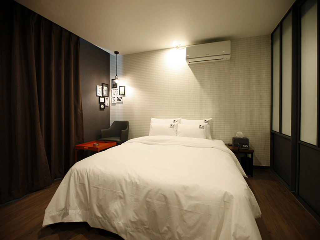 No. 25 Hotel Myeongji Oceanc City Business