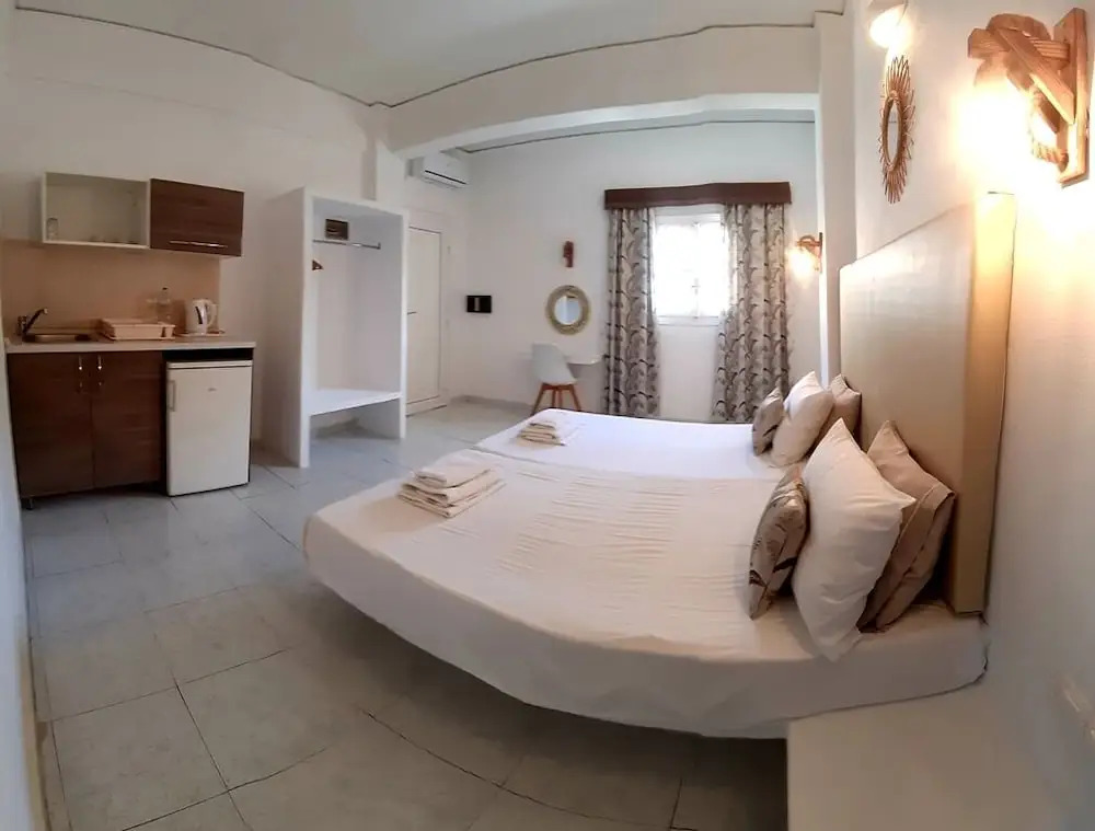 Atalos Hotel, Apartments & Suites