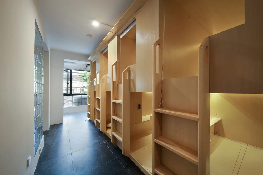 WEFLOW Hostel