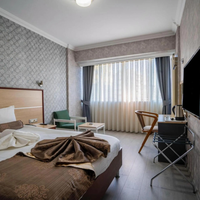 Halley Hotel