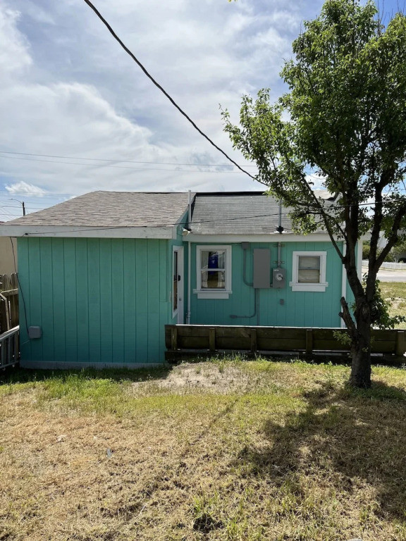 Sandy Mutts At The Beach 1 Bedroom Cottage by RedAwning