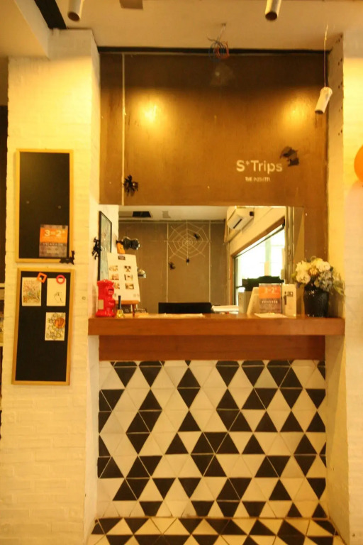 STrips the Poshtel - Hostel