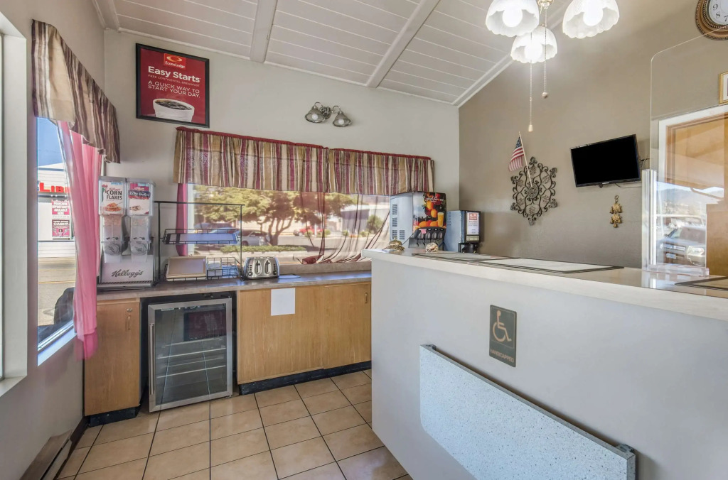 Econo Lodge Inn & Suites Yreka