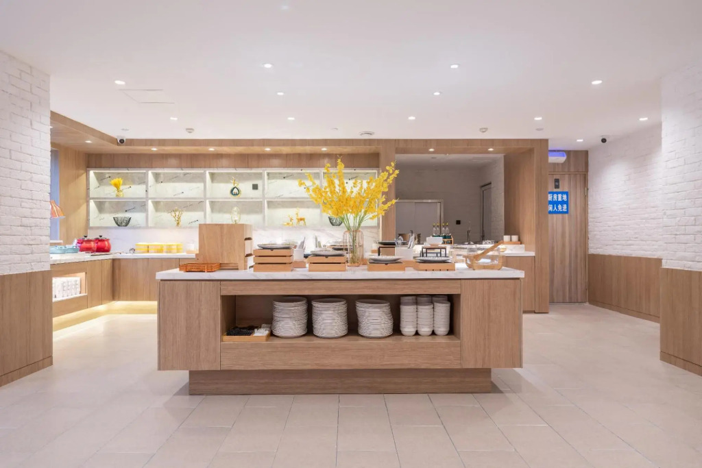 HanTing Hotel (Jinan Yingxiongshan Road Luneng Lingxiu Cheng)