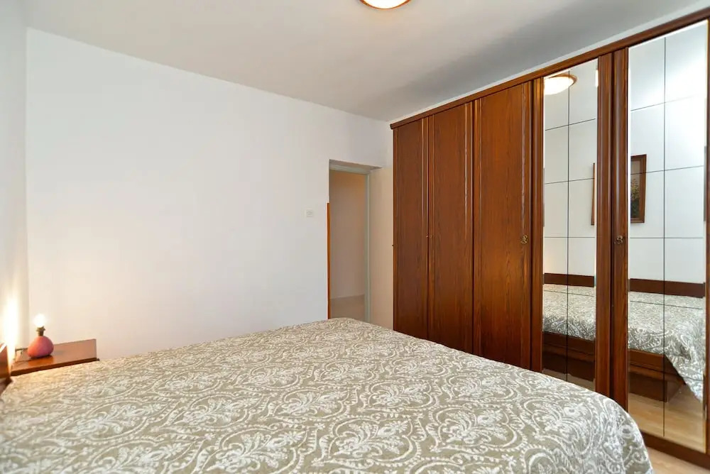 Apartment 1899