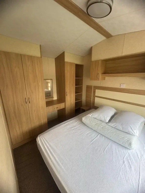 3 Bed Caravan - Sleeps 8 - Pets - Parking