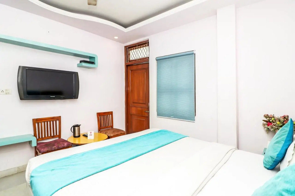 Anoop Hotel