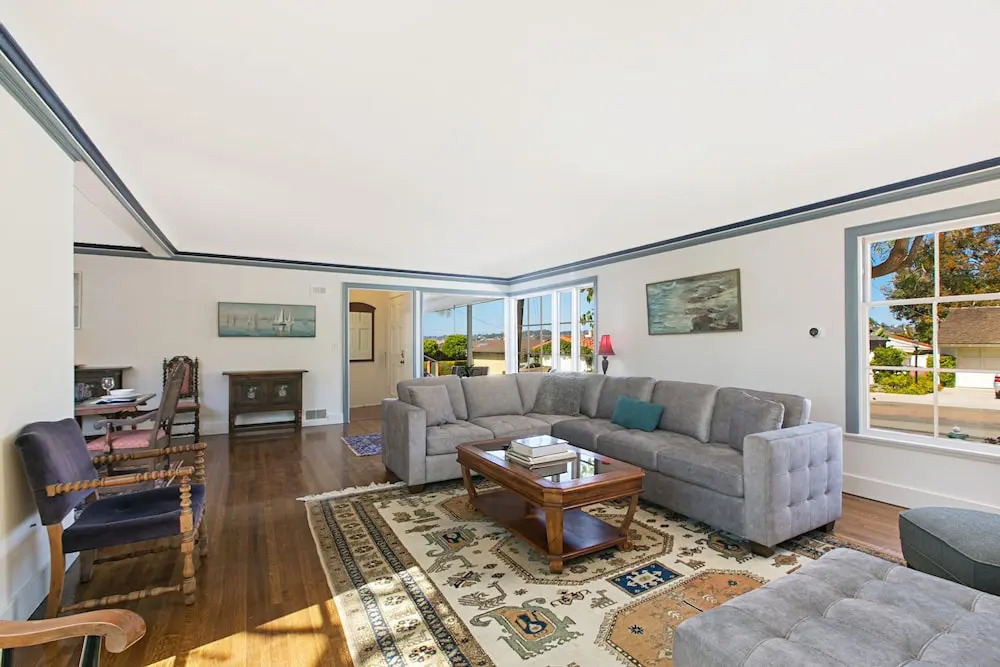 Ocean-view Ge Getaway With Huge Fenced Yard 5 Bedroom Home