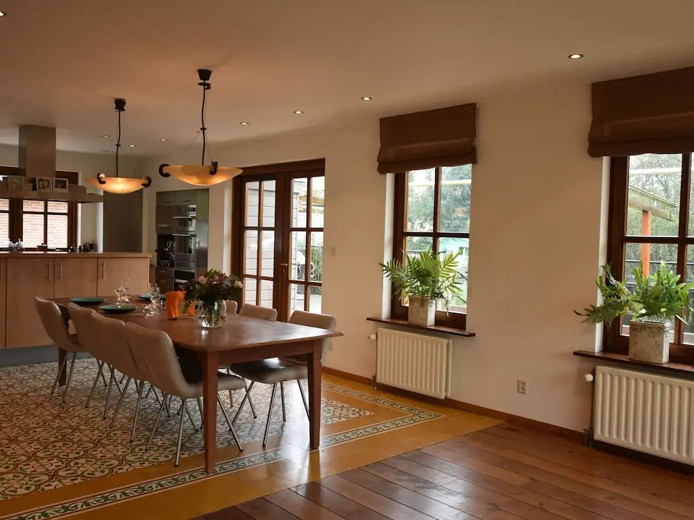 Lavish Holiday Home in Loosdrecht with Hot Tub