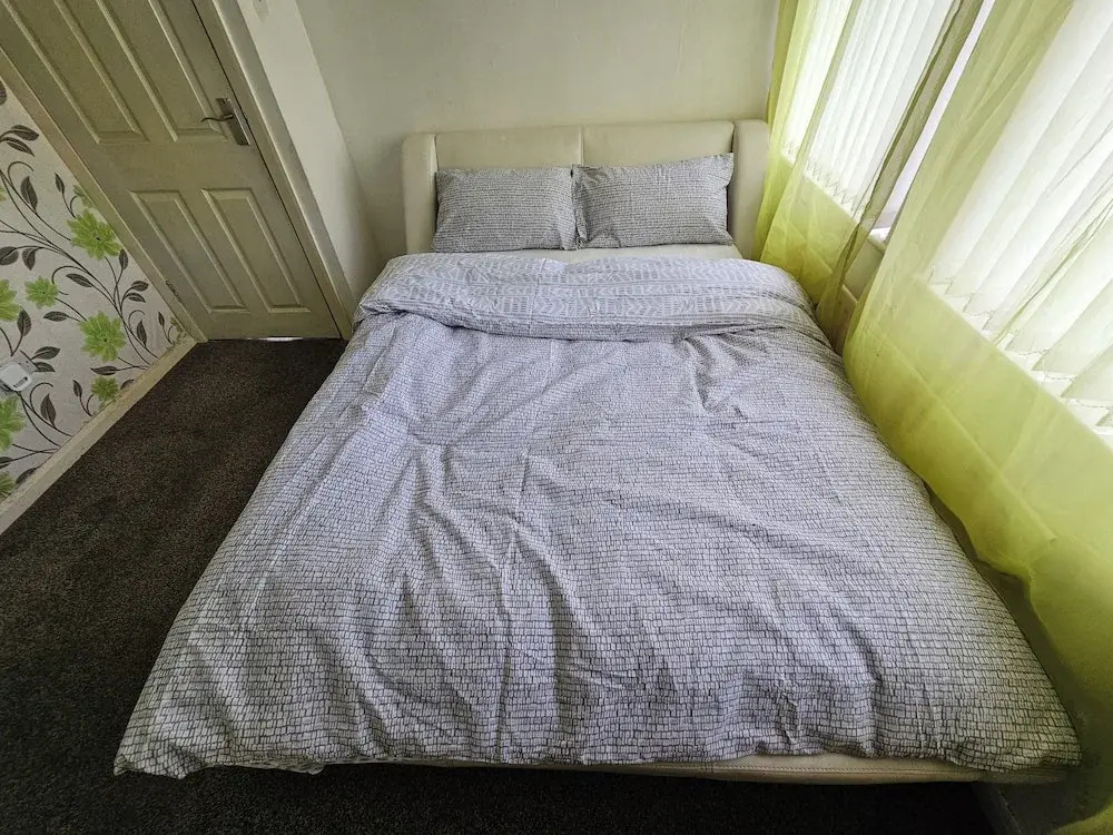 Cosy 3-bed Semi-detached House in Bradford