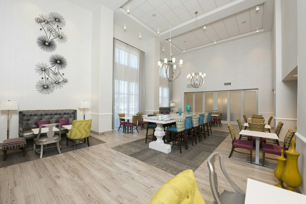 Hampton Inn & Suites by Hilton Chicago Schaumburg IL