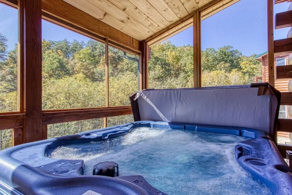 ERN840 - Splashin Chalet - Brand New Cabin with Indoor Pool! Great Location! cabin