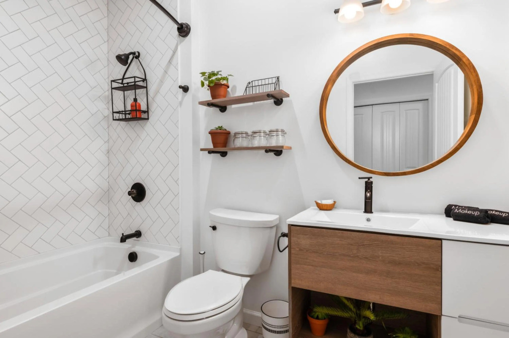 Bohemian Retreat 4BR Home Downtown Beach Wineries