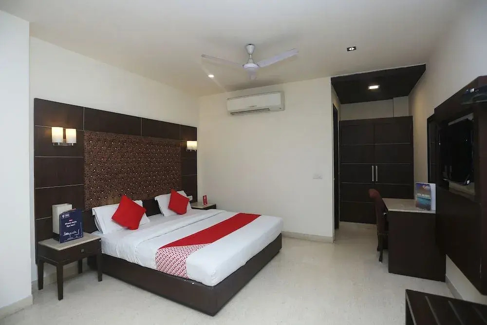 OYO Flagship Hotel VN Inn