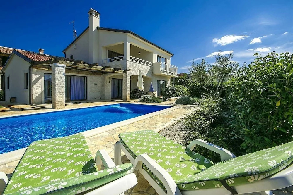 Villa Nira by Villas Holiday