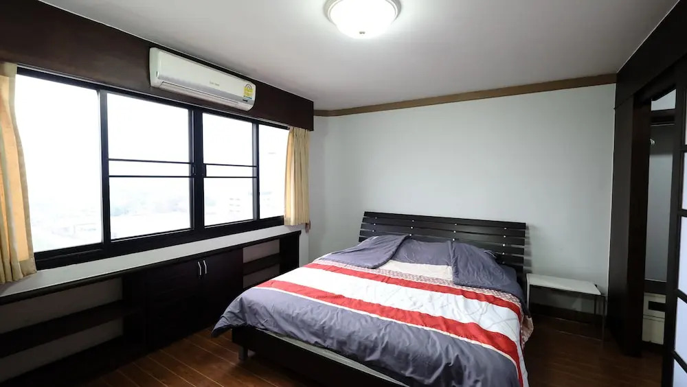 Nontsee Apartment