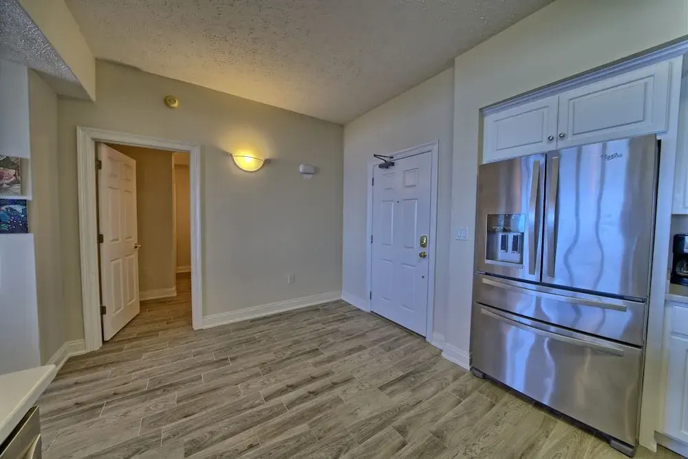 Marvelous Condo with Beachside Pool and Free Poolside WiFi - Unit 0902 by RedAwning