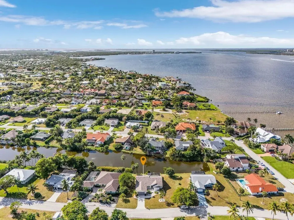 Beautiful Private Pool Home In-between Fort Myers Beach and Sanibel Island home