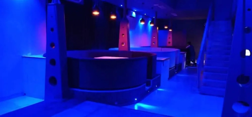 Hotel Blue Heaven