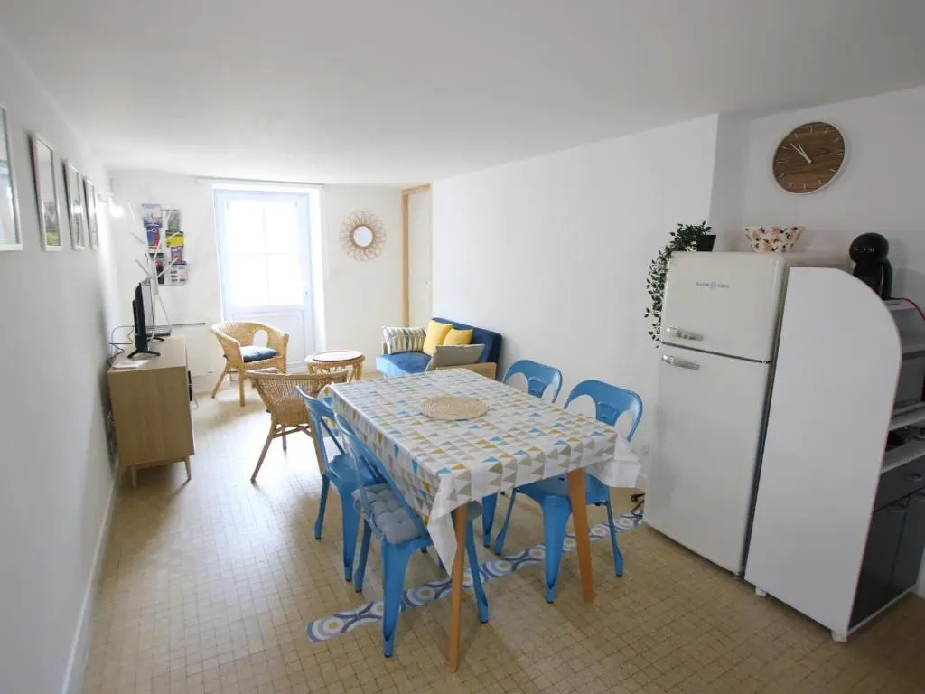 Appartement 2 Chambres avec Jardin Privé Proche Plage - FR-1-364-133