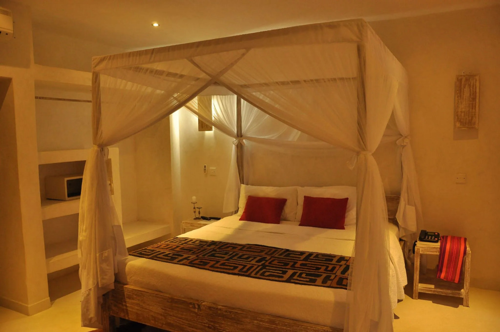 The Villa Luxury Suites Hotel