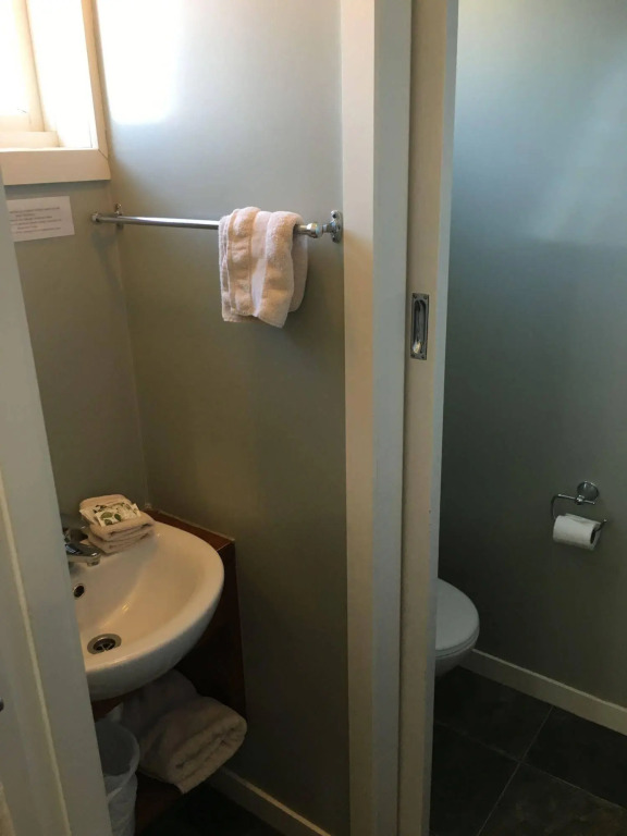 Manor on the Park Backpackers