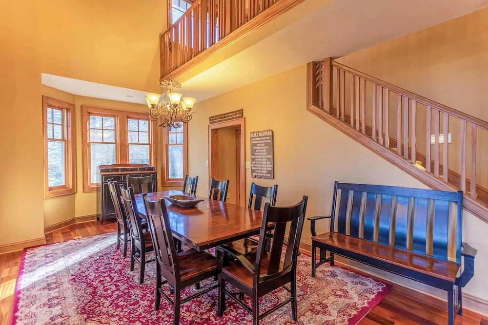 Bearfoot Lodge at Echota