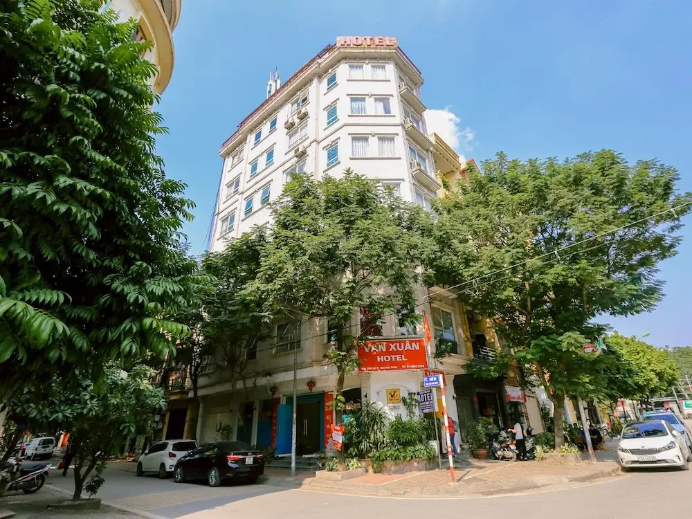 Oyo 437 Van Xuan Hotel