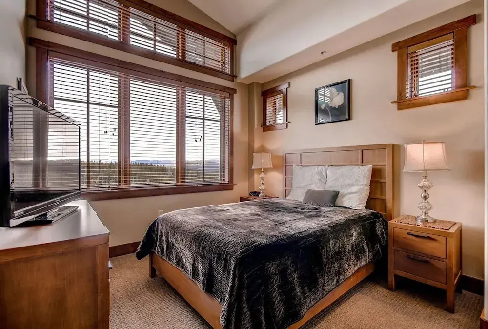 Luxury 3 Bedroom Ski in, Ski out  One Ski Hill Residence Located at the Base of Peak 8 with Hot Tub Access