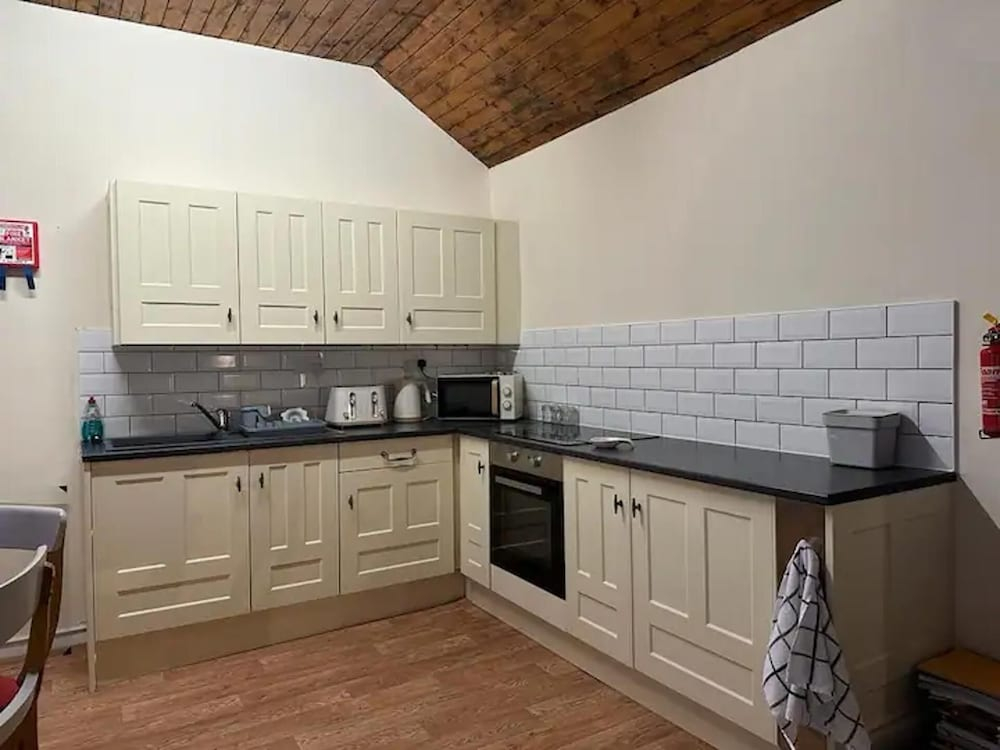 2 Bed-sleeps 4-sea View-pet Friendly-parking