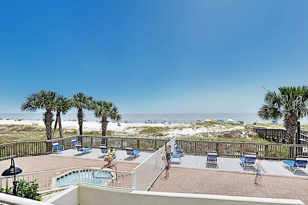 Beachfront W/ 3 Pools, Spa, Marina & Tennis 3 Bedroom Condo