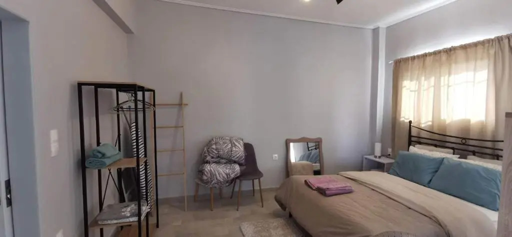 Xrysa's Central City Apartment