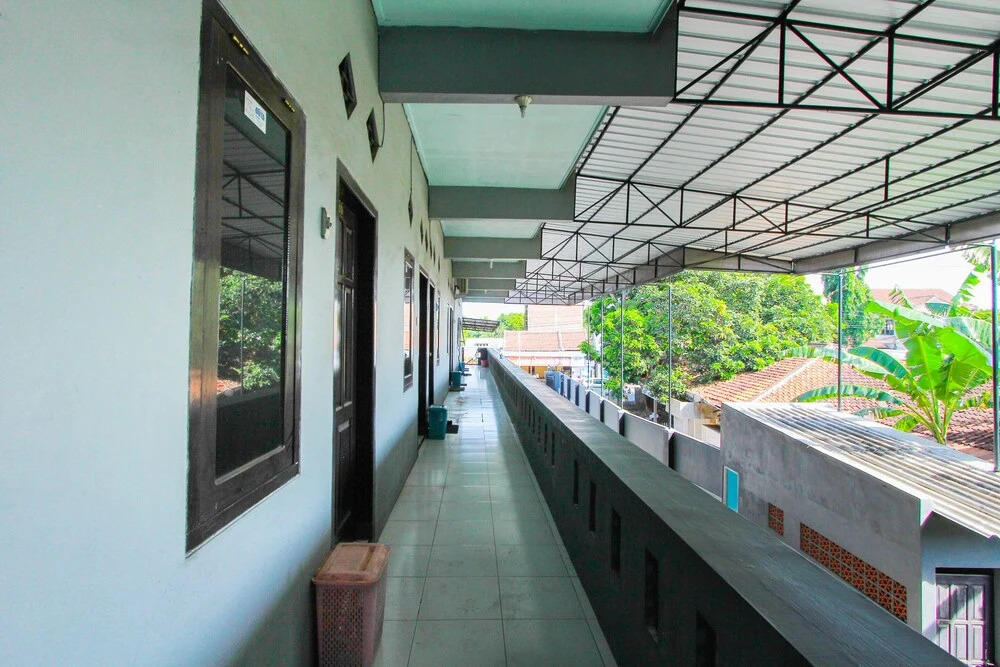 Kost Mittasukha Family by OYO Rooms