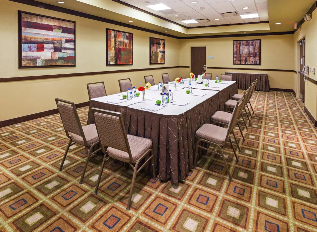 Holiday Inn Express & Suites Fort Worth Downtown by IHG