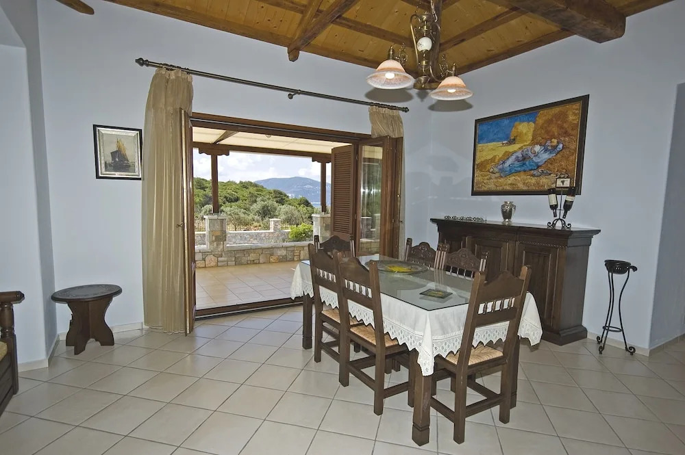 Villa Manolia