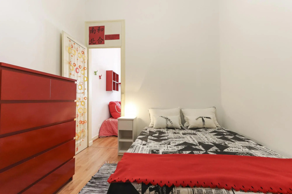 Red Almirante by Homing