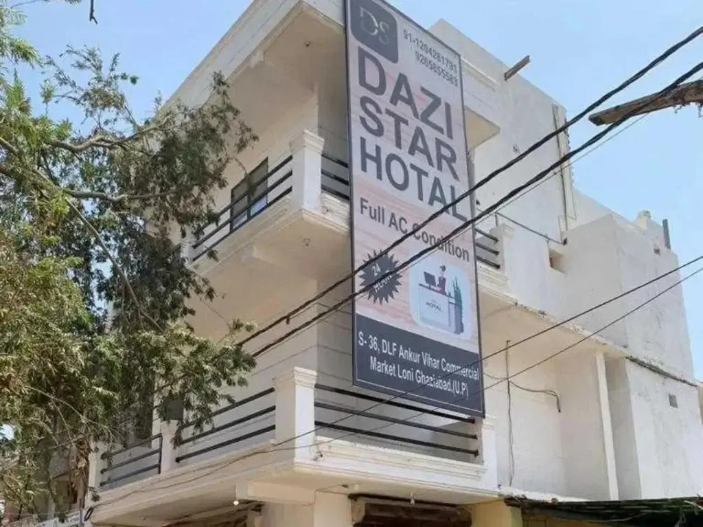 Spot On 88657 Hotel Dazi Star