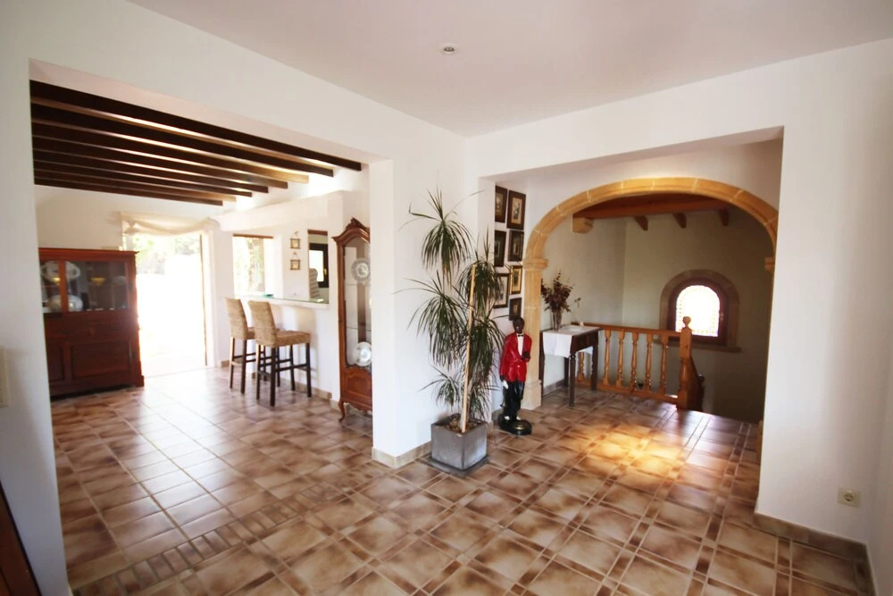 Private & Luxurious Villa With Pool - Lots of Space & Short Walk to the Sea