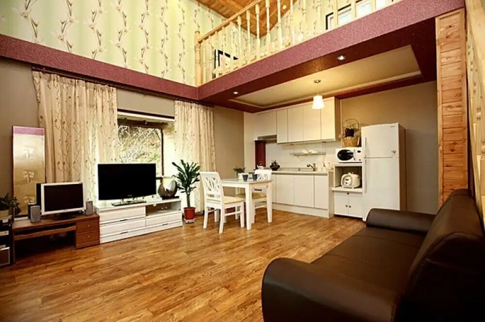 Seasonal Sky Pension