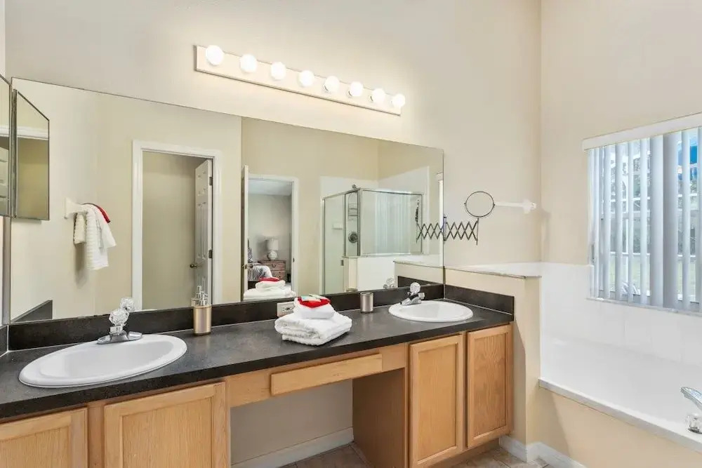 4BR Pool Home Rolling Hills by SHV-7979