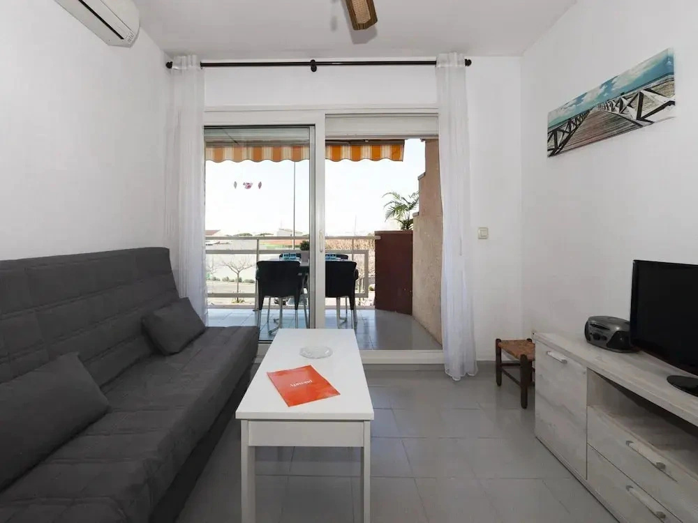 Apartment in Roses Near La Perola Beach