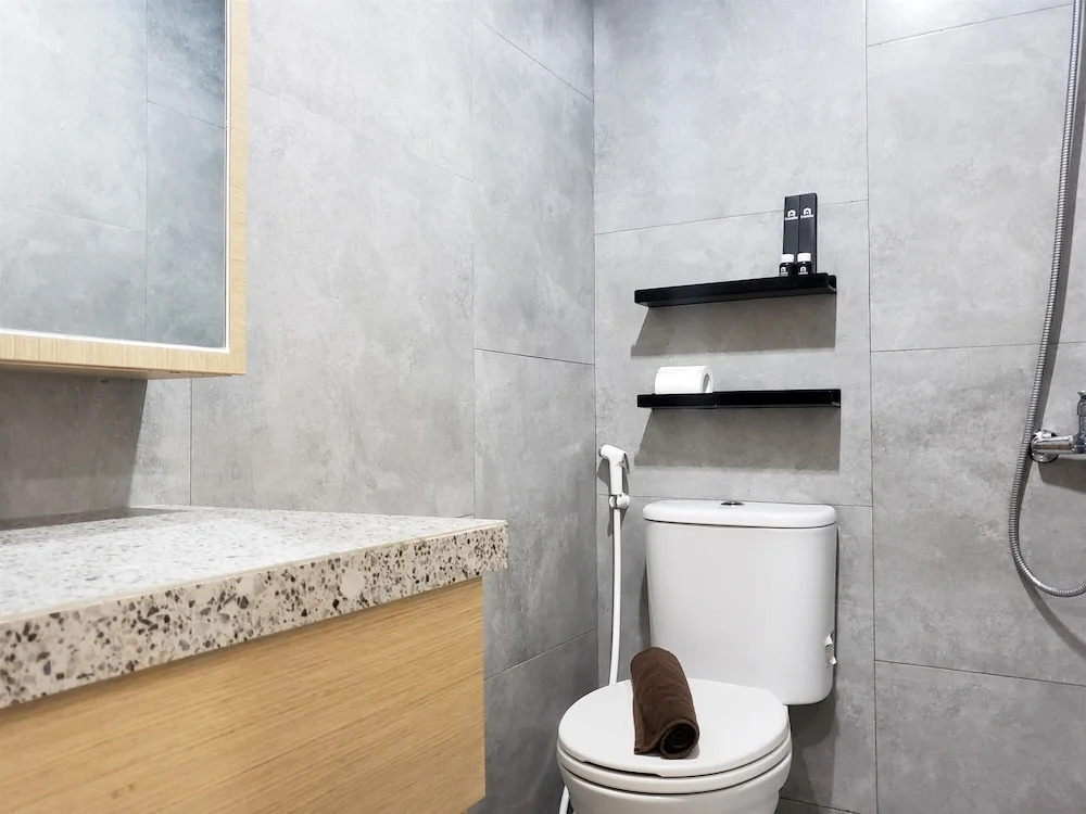 Minimalist And Cozy 2Br At La Hub City Apartment