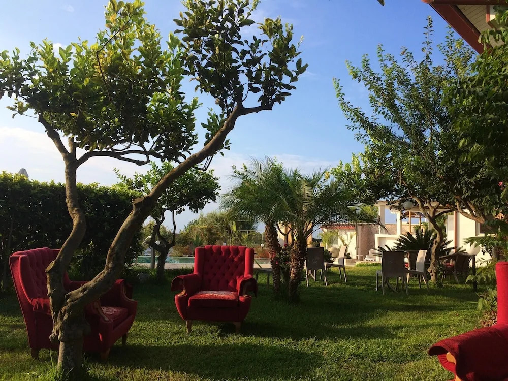 Apartment With one Bedroom in Pozzallo, With Pool Access, Terrace and