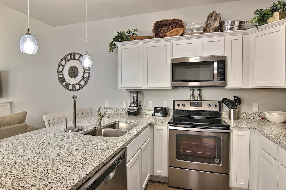 Beachside #205 3 Bedrooms 2.5 Bathrooms Condo