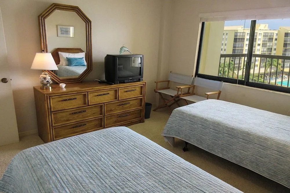 Harbour Pointe 725n 2 Bedrooms 2 Bathrooms Condo