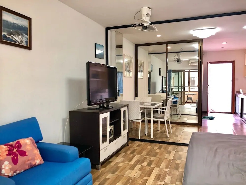 1 Bedroom View Swimming Pool 316 Jhr