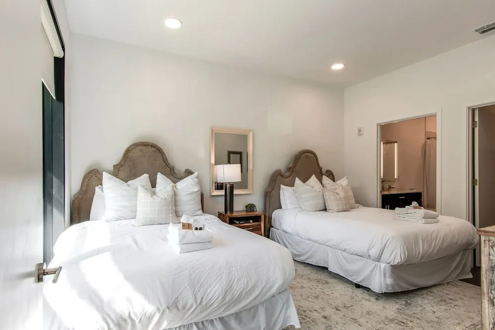 Illume New Elevated Community All-suite Layout 2 Bedroom Condo